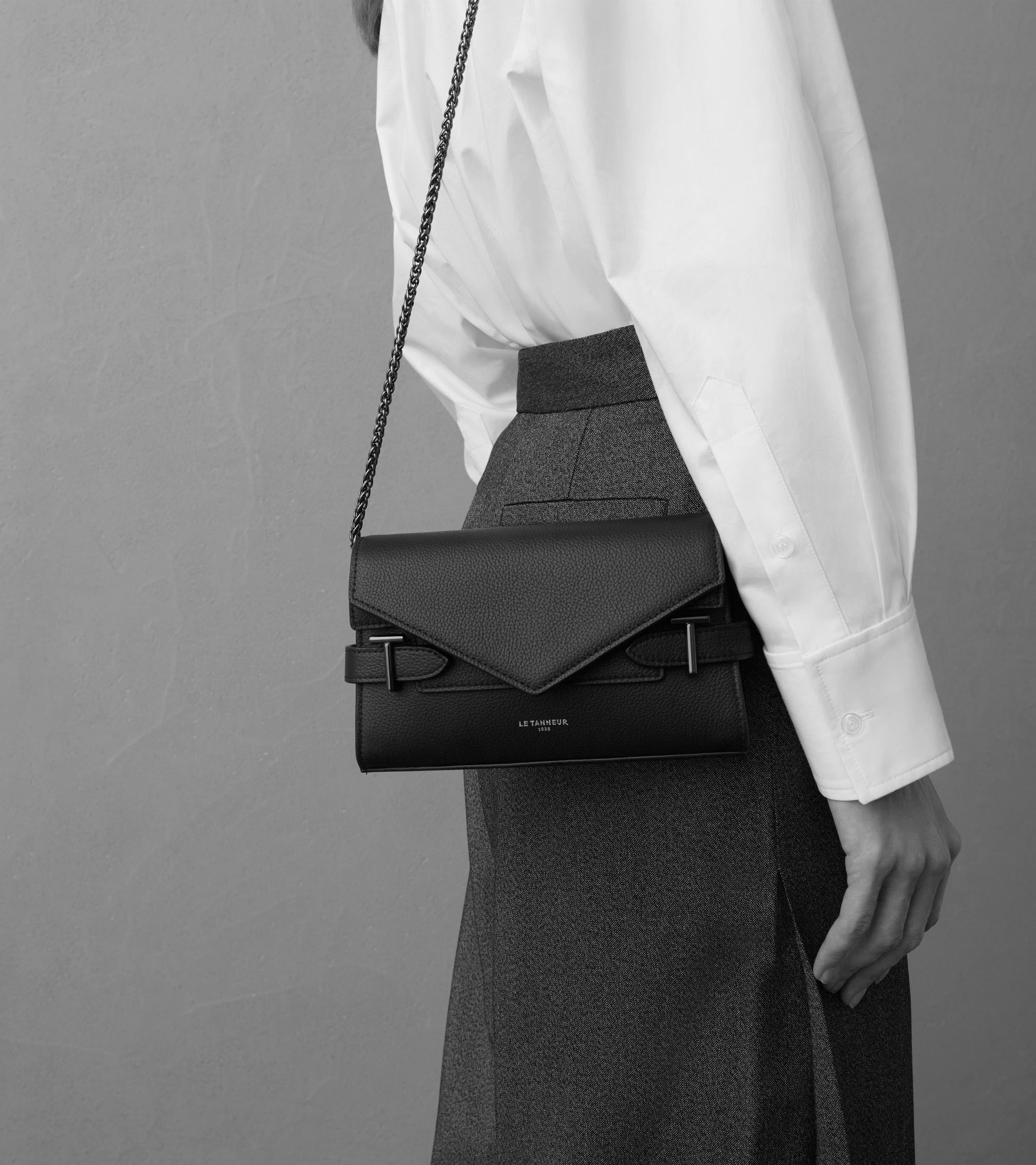 Sac pochette avec bandoulière double rabat Emilie en cuir grainé