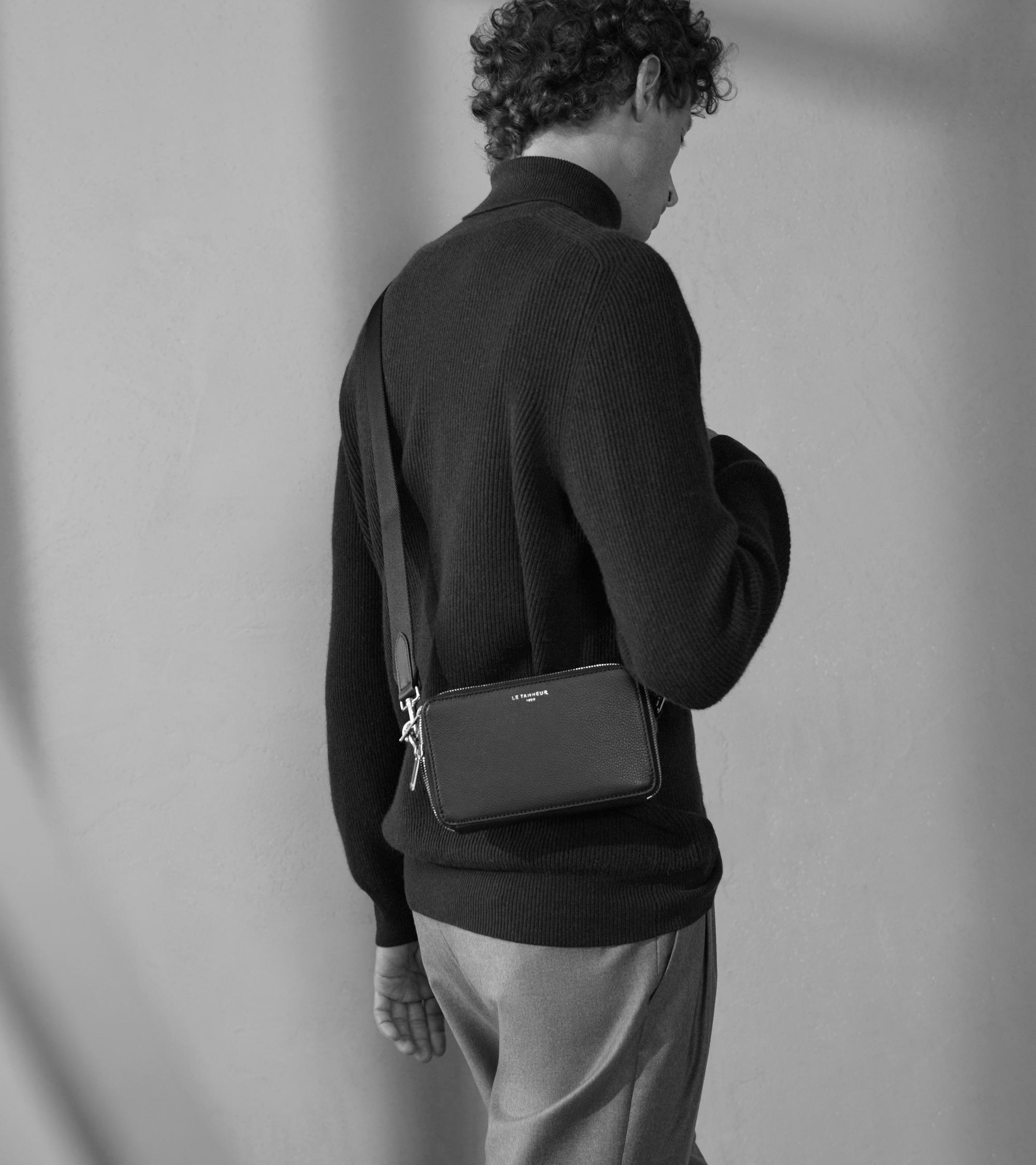 Emile small 2-compartment pouch in grained leather