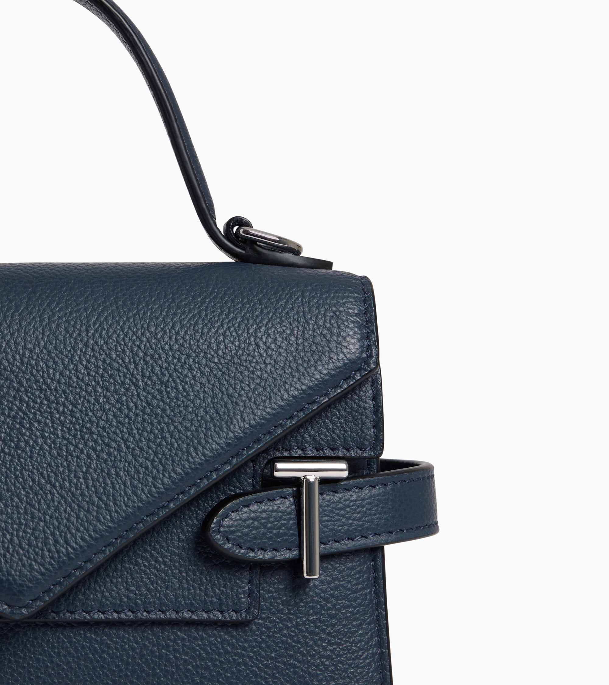 Kleine Handtasche Emilie aus genarbtem Leder mit Doppelklappe