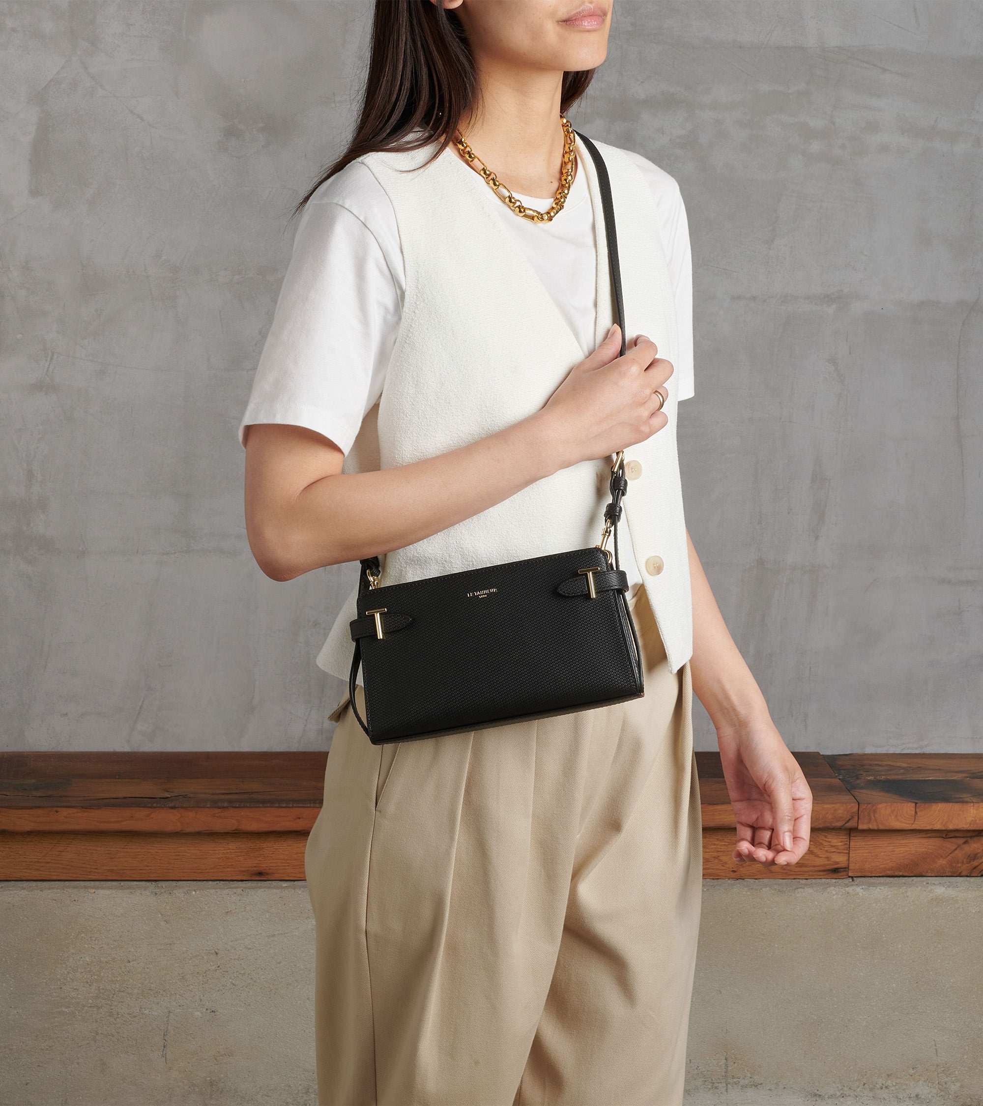 Baguette-Tasche Emilie aus T-Signaturleder