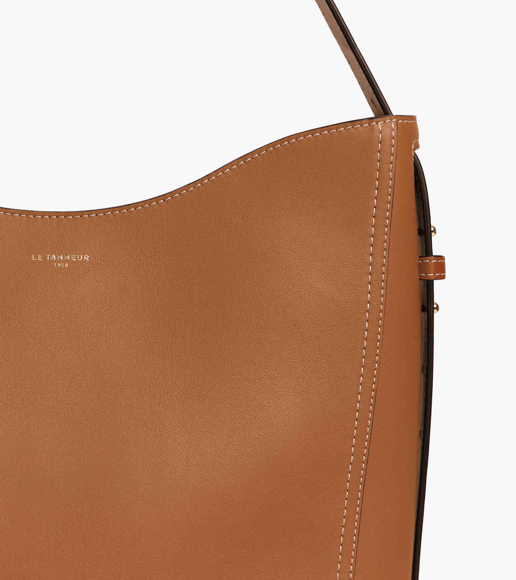Céleste スムースレザー ミディアム ホーボーバッグ