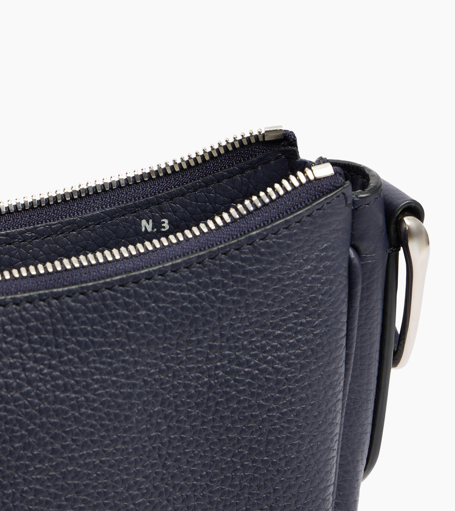Pequeño bolso bandolera Madeleine en cuero de ternera texturizado